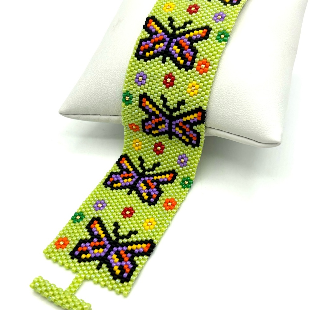 HAND CRAFTED Butterfly Beaded Bracelet Lime Green - Picture 3 of 9